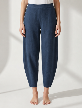 Mougins Tapered Linen Pants in Navy Blue