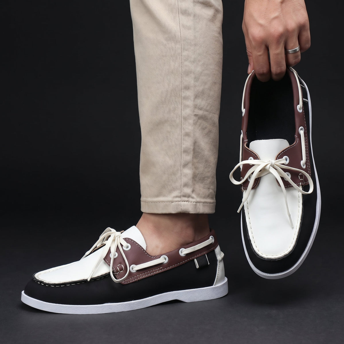 Men's Boat Shoe | Lace-Up Contrasting Collar Flexible Sole