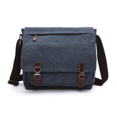 Spacious men's canvas crossbody bag, ideal for everyday carry, work, or travel, featuring durable construction.